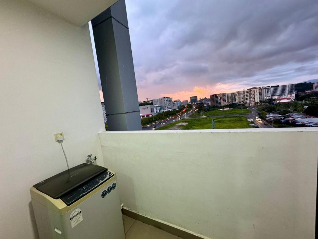 Sa Sutera Avenue Homestay Opposite Imago Kk Kota Kinabalu Buitenkant foto